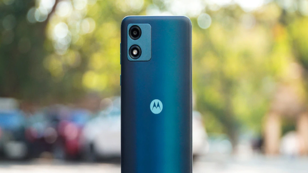 ಮೊಟೊ E13 ಇನ್ನು ಹೊಸ ಕಲರ್‌ನಲ್ಲಿ ಲಭ್ಯ; ಬೆಲೆಯಲ್ಲಿಯೂ ಭಾರೀ ಆಫರ್‌!