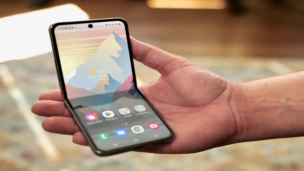 ಸ್ಯಾಮ್‌ಸಂಗ್‌ನ ಈ ಹೊಸ ಫ್ಲಿಪ್‌ ಫೋನಿನ ಬೆಲೆಯಲ್ಲಿ ಭಾರೀ ಇಳಿಕೆ!