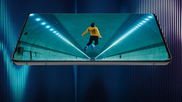 ಮೊಟೊರೊಲಾ ಸಂಸ್ಥೆಯಿಂದ ಹೊಸ ಸ್ಮಾರ್ಟ್‌ಫೋನ್‌ ಅನಾವರಣ! ವಿಶೇಷ ಬ್ಯಾಟರಿ ಸಾಮರ್ಥ್ಯ!