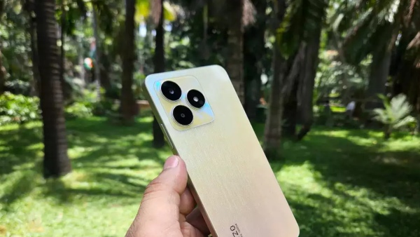 64ಎಂಪಿ ಕ್ಯಾಮೆರಾದ ಈ ಫೋನ್‌ ಬೆಲೆಯಲ್ಲಿ ಭರ್ಜರಿ ಇಳಿಕೆ!..ಗ್ರಾಹಕರು ಖುಷ್!