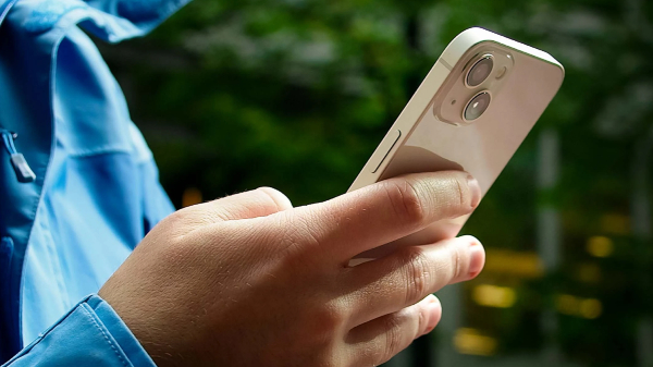 ಐಫೋನ್‌ 13 ಗೆ 9,402 ರೂ.ರಿಯಾಯಿತಿ... ಈ ಆಫರ್‌ ಮಿಸ್ ಮಾಡಿಕೊಳ್ಳಬೇಡಿ