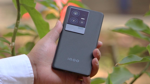 16GB RAM ಸೌಲಭ್ಯದ ಈ ದೈತ್ಯ ಫೋನಿನ ಆಫರ್‌ ಬೆಲೆ ತಿಳಿದ್ರೆ, ನೀವು ಶಾಕ್!