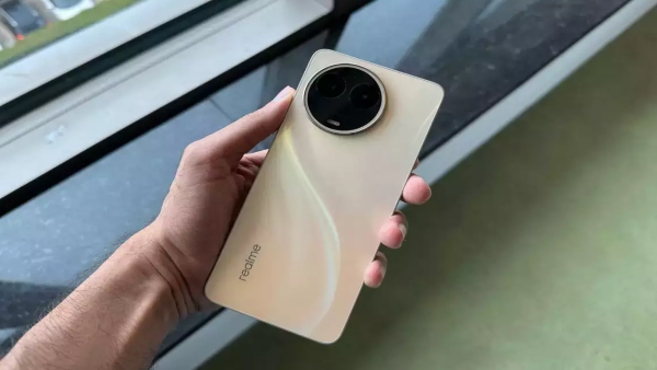 ರಿಯಲ್‌ಮಿಯ ಈ ಸ್ಟೈಲಿಶ್‌ ಫೋನಿಗೆ ಭರ್ಜರಿ ಡಿಸ್ಕೌಂಟ್‌!..ಗ್ರಾಹಕರಿಗೆ ಫುಲ್‌ ಖುಷಿ