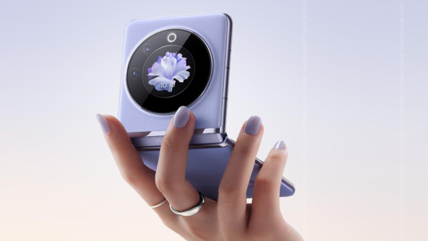 ಈ ದೈತ್ಯ ಫ್ಲಿಪ್ ಸ್ಮಾರ್ಟ್‌ಫೋನಿಗೂ ಬಿಗ್ ಆಫರ್‌!..ಈ ಚಾನ್ಸ್‌ ಬಿಡಬೇಡಿ!