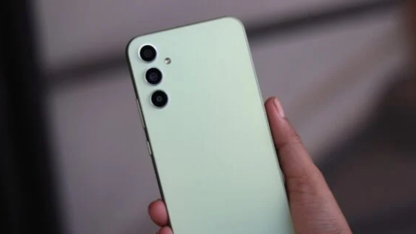 ಸ್ಯಾಮ್‌ಸಂಗ್‌ನ ಈ ಕ್ಯಾಮೆರಾ ಫೋನಿನ ಬೆಲೆಯಲ್ಲಿ ಭಾರೀ ಇಳಿಕೆ!