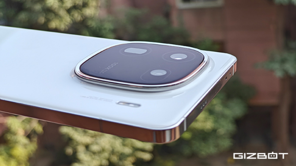 ಇತ್ತೀಚಿಗೆ ಎಂಟ್ರಿ ನೀಡಿದ್ದ ಐಕ್ಯೂ 12 5G ಫೋನ್‌ ಡಿಸ್ಕೌಂಟ್‌ ಬೆಲೆಯಲ್ಲಿ ಲಭ್ಯ!