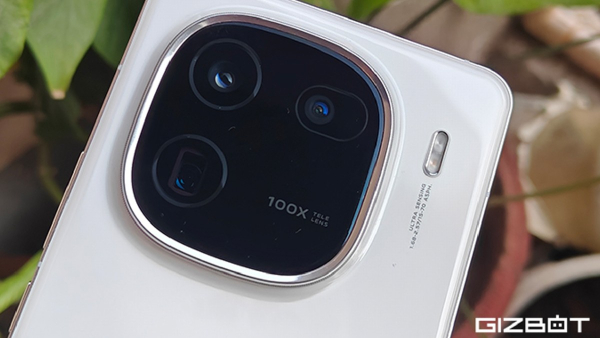 ಗ್ರ್ಯಾಂಡ್‌ ಎಂಟ್ರಿ ಕೊಟ್ಟ ಐಕ್ಯೂ 12 !..3x ಪೆರಿಸ್ಕೋಪ್ ಜೂಮ್ ಕ್ಯಾಮೆರಾ ವಿಶೇಷ!