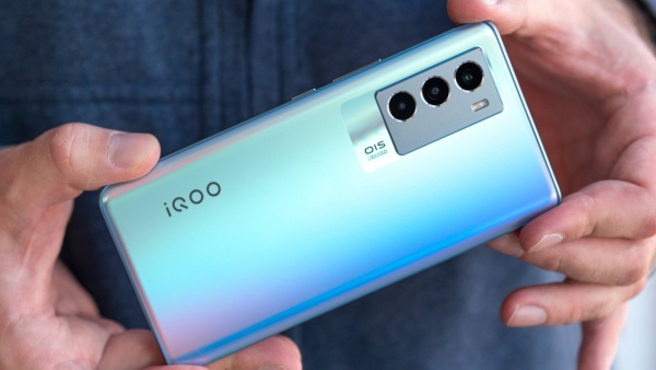 ವೇಗದ ಪ್ರೊಸೆಸರ್ ಸೌಲಭ್ಯದ ಈ ಮೊಬೈಲ್ ಬೆಲೆಯಲ್ಲಿ ಭಾರೀ ಕಡಿತ! ವೇಗದ ಪ್ರೊಸೆಸರ್ ಸೌಲಭ್ಯದ ಈ ಮೊಬೈಲ್ ಬೆಲೆಯಲ್ಲಿ ಭಾರೀ ಕಡಿತ!