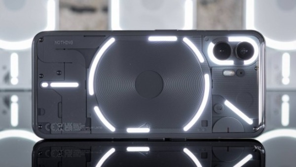 ಭಿನ್ನ ಡಿಸೈನ್‌ ಇರುವ ಈ ನಥಿಂಗ್‌ ಫೋನ್‌ ಬೆಲೆಯಲ್ಲಿ ಬೊಂಬಾಟ್‌ ಡಿಸ್ಕೌಂಟ್‌!