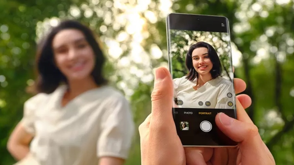 ಹೊಸದಾಗಿ ಬಿಡುಗಡೆ ಆಗಿರುವ ಈ ಕ್ಯಾಮೆರಾ ಫೋನ್‌ ಬೆಲೆಯಲ್ಲಿ ಭಾರೀ ಇಳಿಕೆ!