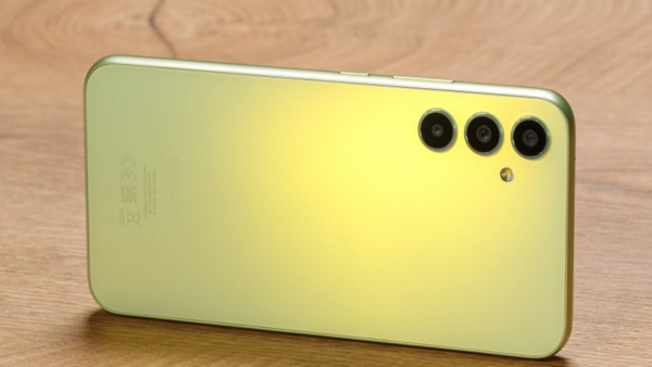 ಸ್ಯಾಮ್‌ಸಂಗ್‌ನ ಈ ಫೋನ್‌ ಬೆಲೆಯಲ್ಲಿ ಸಖತ್‌ ಇಳಿಕೆ!..ಕಡಿಮೆ ಬೆಲೆಗೆ ಲಭ್ಯ!