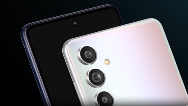 ಸ್ಯಾಮ್‌ಸಂಗ್‌ನ ಈ ಹೈ ಎಂಡ್‌ ಫೋನಿನ ಬೆಲೆಯಲ್ಲಿ ಜಬರ್ದಸ್ತ್‌ ಇಳಿಕೆ!