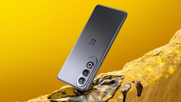 ನಿಮ್ಮ ಹೆಂಡತಿಗೆ ಫೋನ್ ಕೊಡಿಸಬೇಕೇ.. ಈ ಫೋನ್‌ ಮೇಲೆ ಸೂಪರ್ ಡಿಸ್ಕೌಂಟ್!