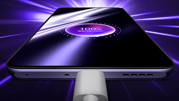 300W ವೇಗದ ಚಾರ್ಜಿಂಗ್ ಅಳವಡಿಸಲು ಮುಂದಾದ Realme !