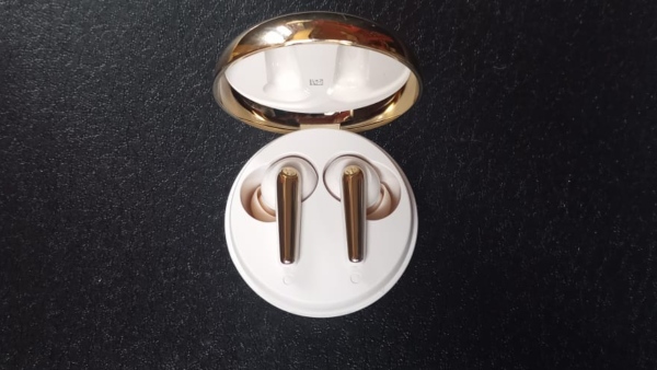 Mivi SuperPods Dueto ವಿಮರ್ಶೆ: ರಾಯಲ್ ಲುಕ್ ಜೊತೆಗೆ ಫ್ಲ್ಯಾಗ್ಶಿಪ್ ಫೀಚರ್ Mivi SuperPods Dueto ವಿಮರ್ಶೆ: ರಾಯಲ್ ಲುಕ್ ಜೊತೆಗೆ ಫ್ಲ್ಯಾಗ್ಶಿಪ್ ಫೀಚರ್