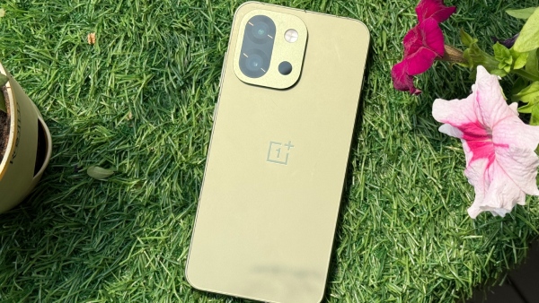 OnePlus 13s ವಿಮರ್ಶೆ: ಈ ಫೋನಿನ ಕುರಿತು ಹೇಳಲು 1300 ಪದಗಳು ಬೇಕಾಯ್ತು!