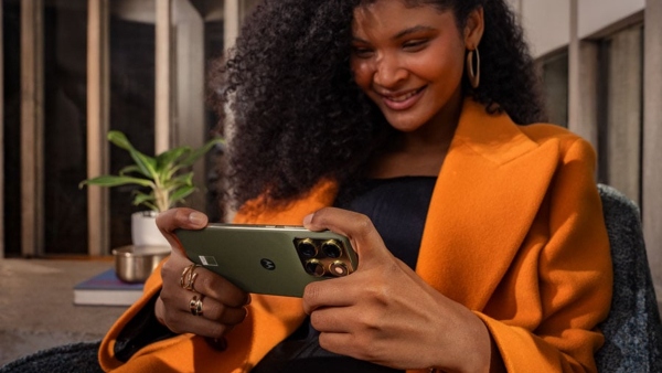 'ಅಲ್ಟ್ರಾ-ಸ್ಲಿಮ್' Motorola Edge 70: ಪೂರ್ಣ ನಿರೀಕ್ಷಿತ ವೈಶಿಷ್ಟ್ಯಗಳು ಬಹಿರಂಗ