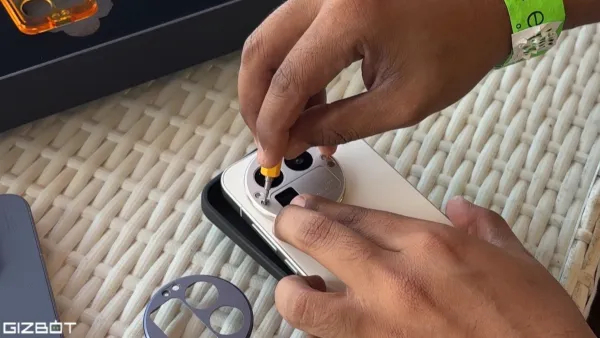 Realme GT 8 Pro ನಲ್ಲಿ ಕಸ್ಟಮೈಸ್ ಕ್ಯಾಮೆರಾ ಬಂಪ್..ಯಪ್ಪಾ, ಏನೆಲ್ಲಾ ಮಾಡ್ತಾರೆ?