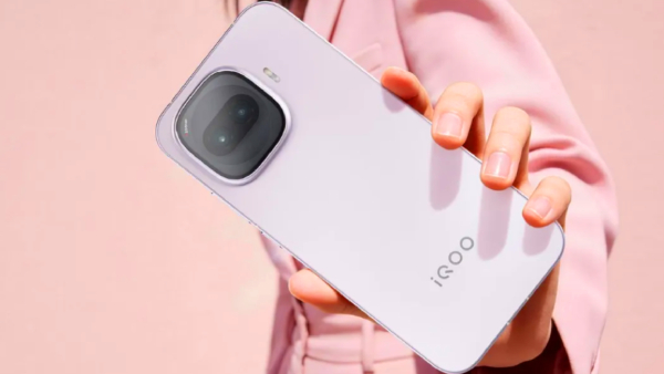 ಭಾರತದಲ್ಲಿ ಫೆ.24ಕ್ಕೆ iQOO 15R ಬಿಡುಗಡೆ: ಬೆಲೆ ಮತ್ತು ಫೀಚರ್ಟ್ ಔಟ್!