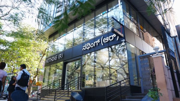 ಬೆಂಗಳೂರಿನಲ್ಲಿ ಭಾರತದ ಮೊದಲ 'ನಥಿಂಗ್ ಸ್ಟೋರ್' ಪ್ರಾರಂಭ: ಒಳಗೆ ಹೇಗಿದೆ ಗೊತ್ತಾ? ಬೆಂಗಳೂರಿನಲ್ಲಿ ಭಾರತದ ಮೊದಲ 'ನಥಿಂಗ್ ಸ್ಟೋರ್' ಪ್ರಾರಂಭ: ಒಳಗೆ ಹೇಗಿದೆ ಗೊತ್ತಾ?