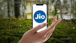പിശുക്കി റീച്ചാർജ് ചെയ്യാൻ ആഗ്രഹിക്കുന്ന ജിയോ വരിക്കാരൻ ആണോ? എങ്കിൽ ഇന്നാപിടി 3 പ്ലാനുകൾ