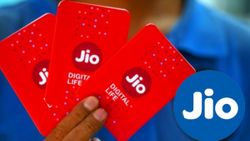 വർഷം തീരാറായി! ഡാറ്റ പെട്ടെന്ന് തീരാതിരിക്കാൻ ജിയോ വരിക്കാർക്ക് 3 റീച്ചാർജ് ഓപ്ഷനുകൾ