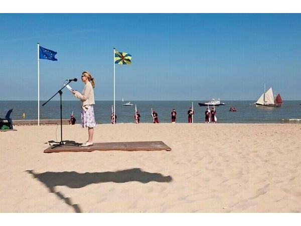 പറന്നു പറന്ന്...