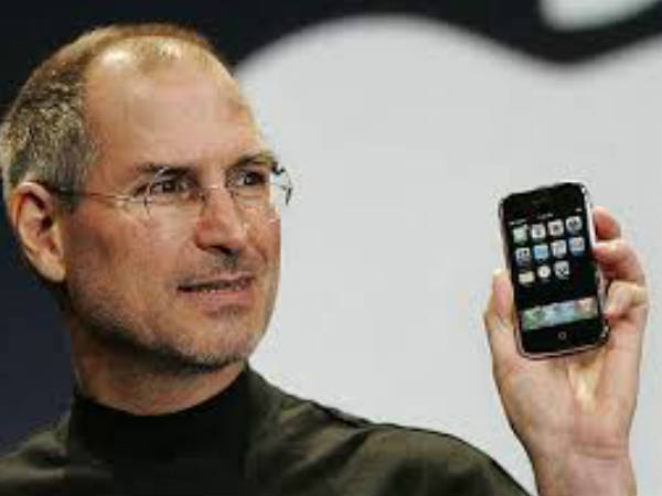 Steve Jobs and Apple: Fans vs. Haters