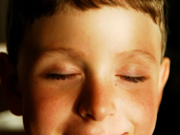 കമ്പ്യൂട്ടറില്‍ ജോലി ചെയ്യുമ്പോള്‍ കണ്ണ് സംരക്ഷിക്കുന്നതെങ്ങനെ...!