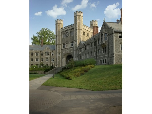 അറിവിന്റെ സൂത്രം പറഞ്ഞ് കൊടുക്കുന്ന സ്ഥാപനങ്ങള്‍...!