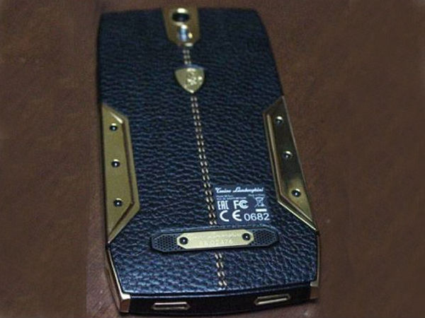 'കണ്ണ് തളളിക്കുന്ന' 4 ലക്ഷത്തിന്റെ ലംബോര്‍ഗിനിയുടെ പ്രത്യേകതകള്‍....!