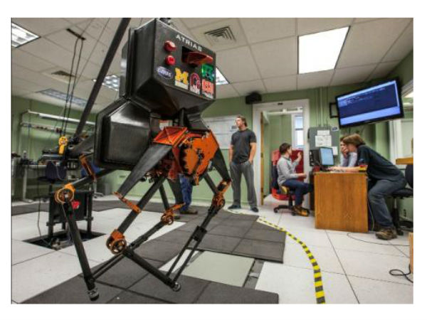 മറിച്ചിടാന്‍ സാധിക്കാത്ത ഇരു കാലുളള റോബോട്ട് യാഥാര്‍ത്ഥ്യമാകുന്നു...!