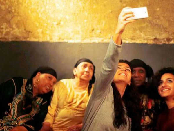 പരിപൂര്‍ണമായ ഒരു സെല്‍ഫി എടുക്കുന്നതിനുളള 5 ടിപ്‌സുകള്‍...!