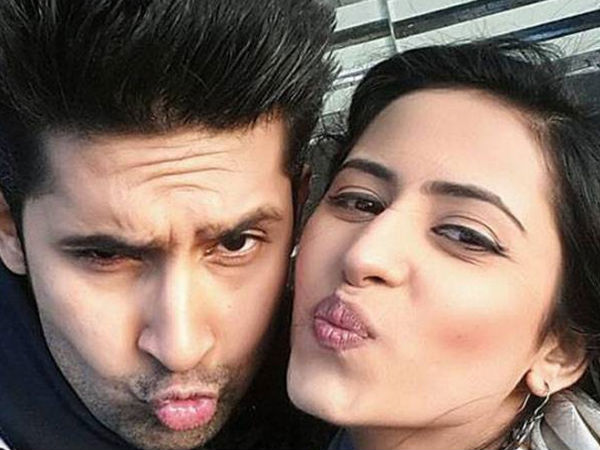 പരിപൂര്‍ണമായ ഒരു സെല്‍ഫി എടുക്കുന്നതിനുളള 5 ടിപ്‌സുകള്‍...!