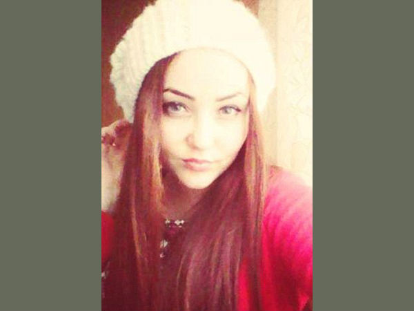 ട്രയിനിന് മുകളില്‍ നിന്ന് സെല്‍ഫി എടുക്കാന്‍ ശ്രമിച്ച കൗമാരക്കാരി ഷോക്കേറ്റ് മരിച്ചു...!