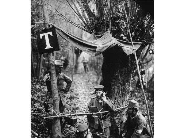 1916-ല്‍ നിന്ന് ഇന്നത്തെ സ്മാര്‍ട്ട്‌ഫോണുകളിലേക്കുളള വളര്‍ച്ച ചിത്രങ്ങളില്‍...!