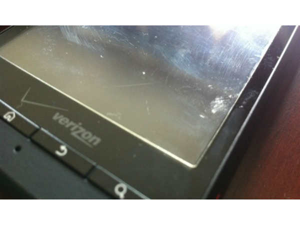 ഒന്നും പൊട്ടാതെ നിങ്ങളുടെ അഴക്കുളള സ്മാര്‍ട്ട്‌ഫോണ്‍ വൃത്തിയാക്കുന്നതെങ്ങനെ...!