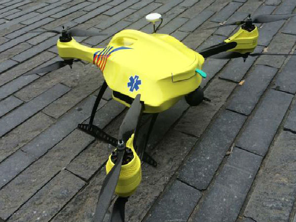 അപകട സ്ഥലത്ത് ഒരു മിനിറ്റില്‍ പറന്നെത്തുന്ന ആബുലന്‍സ് ഡ്രോണ്‍ ഇതാ...!