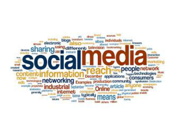 വ്യാജ അക്കൗണ്ടുകള്‍