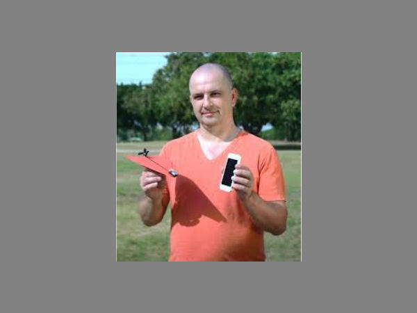 പേപ്പര്‍ ഡ്രോണുകള്‍ 