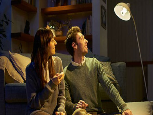 പാട്ട് പാടുന്ന ബള്‍ബുമായ് സോണി