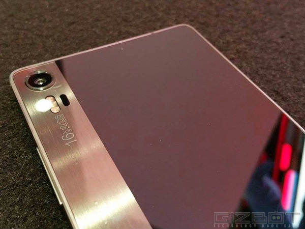 മെഗാപിക്സലില്‍' കേമന്മാരായ 10 സ്മാര്‍ട്ട്‌ഫോണുകള്‍