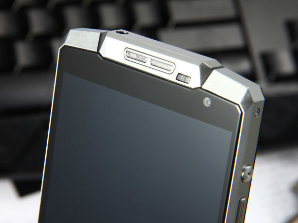 10000എംഎഎച്ച് ബാറ്ററിയുമായി ഒരു സ്മാര്‍ട്ട്‌ഫോണ്‍