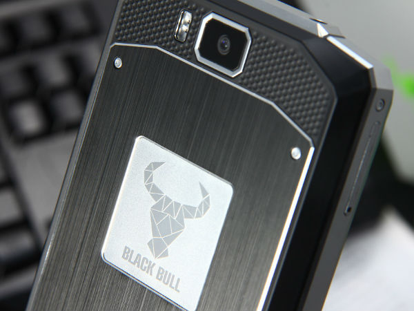 10000എംഎഎച്ച് ബാറ്ററിയുമായി ഒരു സ്മാര്‍ട്ട്‌ഫോണ്‍