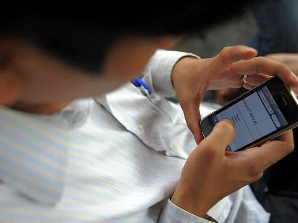 വെള്ളത്തില്‍ വീണ ഫോണിനെ രക്ഷിക്കാം..?