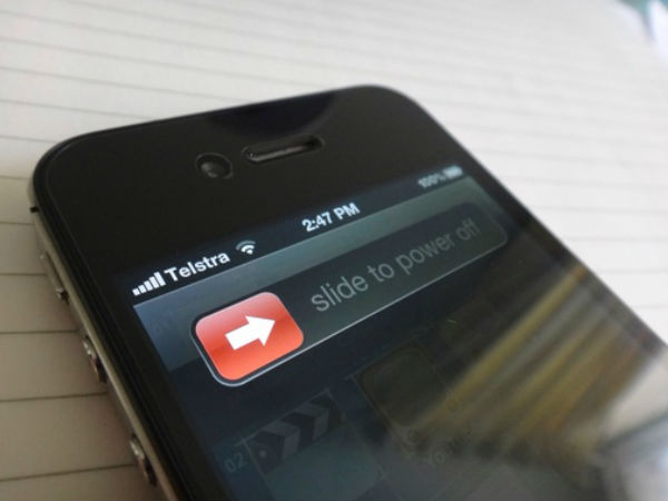 വെള്ളത്തില്‍ വീണ ഫോണിനെ രക്ഷിക്കാം..?