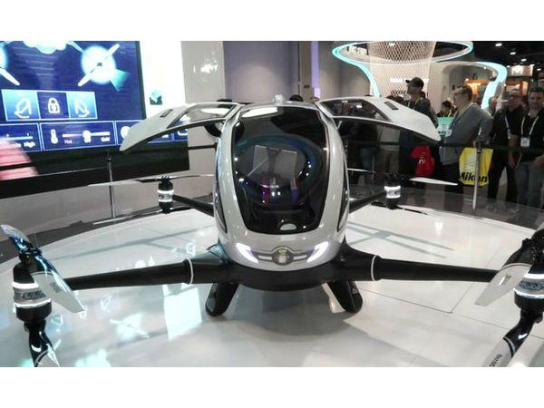 മനുഷ്യരുമായി പറക്കുന്ന ഓട്ടോമാറ്റിക് ഡ്രോണ്‍..!!