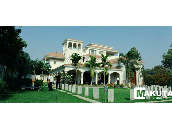 'ഈച്ച'യ്ക്ക് പിന്നില്‍..!! 