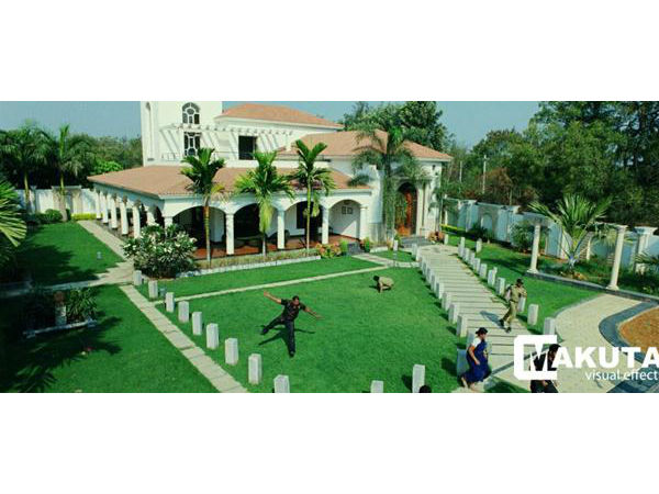 ഈച്ച'യ്ക്ക് പിന്നില്‍..!! 