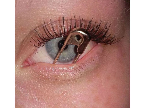 ഇന്‍സ്റ്റാഗ്രാമിലെ 'ഞെട്ടിക്കുന്ന കണ്ണുകള്‍'..!!